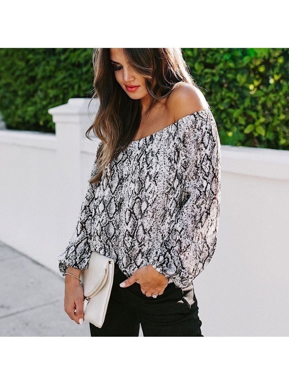 Vici Hiss And Make Up Off The Shoulder Blouse